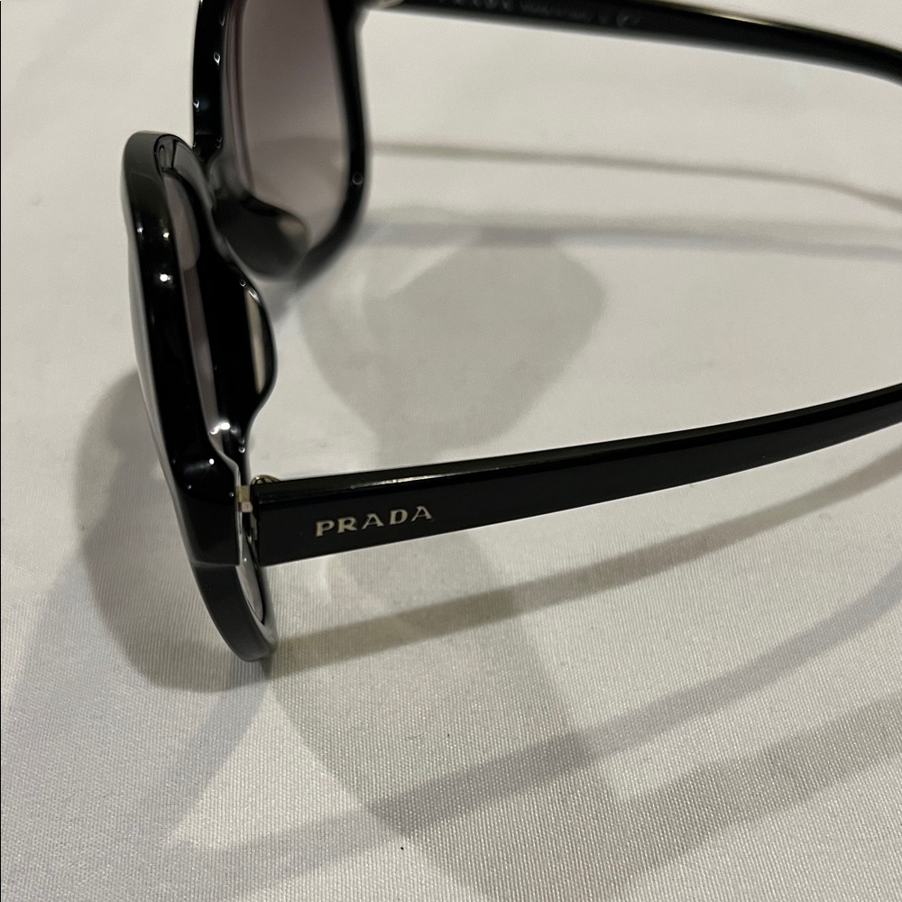 Prada Black Cat’s Eye Sunglasses with Gray/Purple Gradient Lens - Picture 5 of 12